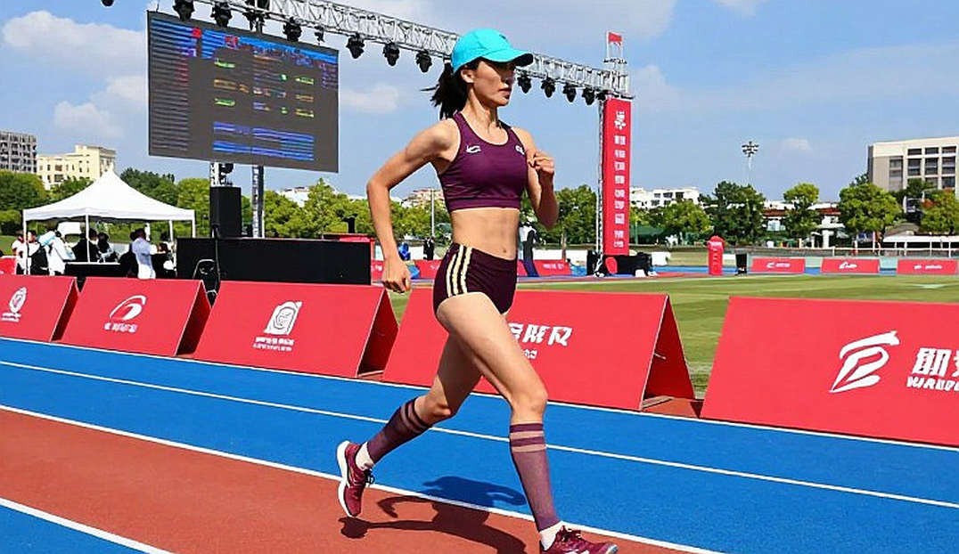 Amy Hunt khẳng định phong độ mạnh mẽ với 22.16 giây ở Diamond League Final, chuẩn bị cho cuộc đua 100m gay gắt