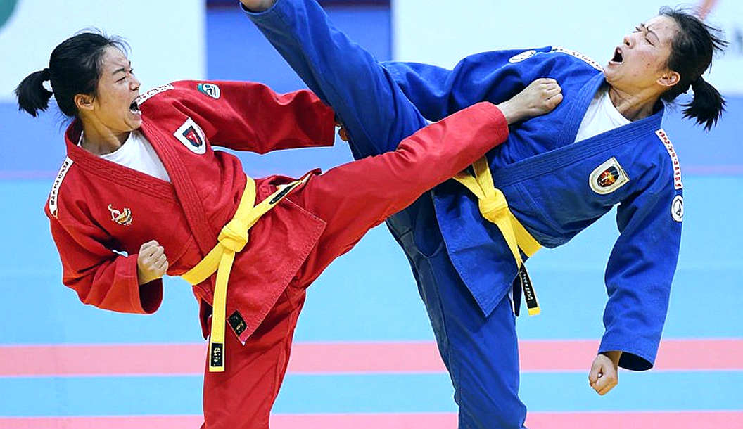 UFC Hạng Nặng: 27 Triều Đại Trong 28 Năm — Ngai Vàng Không Có Chủ